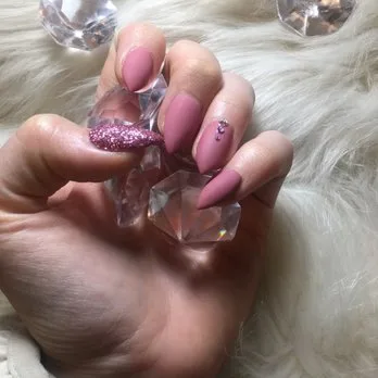 Are there customer reviews available for Mainstream Nails Are there customer reviews available for Mainstream Nails