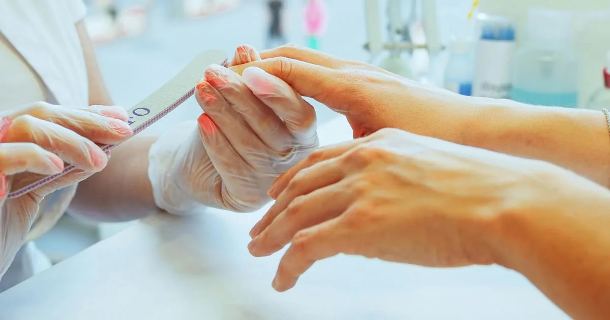 Are there differences between high-end and affordable nail salon experiences Are there differences between high-end and affordable nail salon experiences