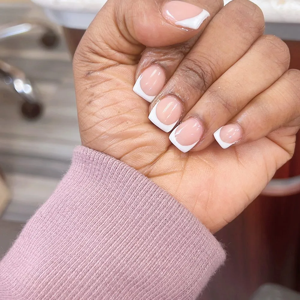 Are there non-toxic and organic nail salon options in Chicago