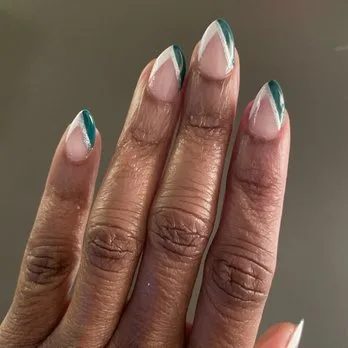 Are there reviews available for New Age Nail Studio Chicago Are there reviews available for New Age Nail Studio Chicago