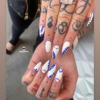 Does Mainstream Nails offer a luxurious experience Does Mainstream Nails offer a luxurious experience