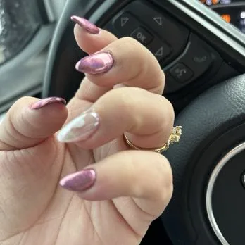 How can one book an appointment at Chandelier Nails How can one book an appointment at Chandelier Nails
