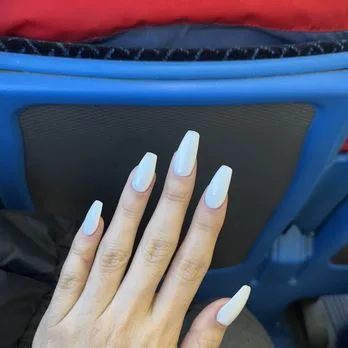 What is the Price Range for Services at Lakeview Nails in Chicago, IL What is the Price Range for Services at Lakeview Nails in Chicago, IL