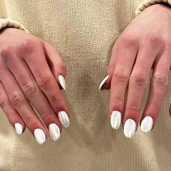 What services does Chandelier Nails offer What services does Chandelier Nails offer