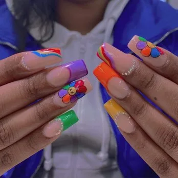 Where can I find reviews and recommendations for artistic nail salons Where can I find reviews and recommendations for artistic nail salons